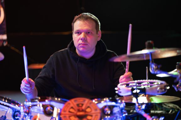 Marco an den Drums
