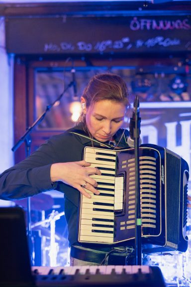 Dani beim Gig im Cafe Lukas in Overath 